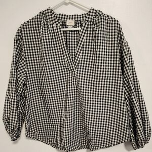 Women's Size Medium Black and White Plaid 3/4 Length Shirt - Great for Fall!